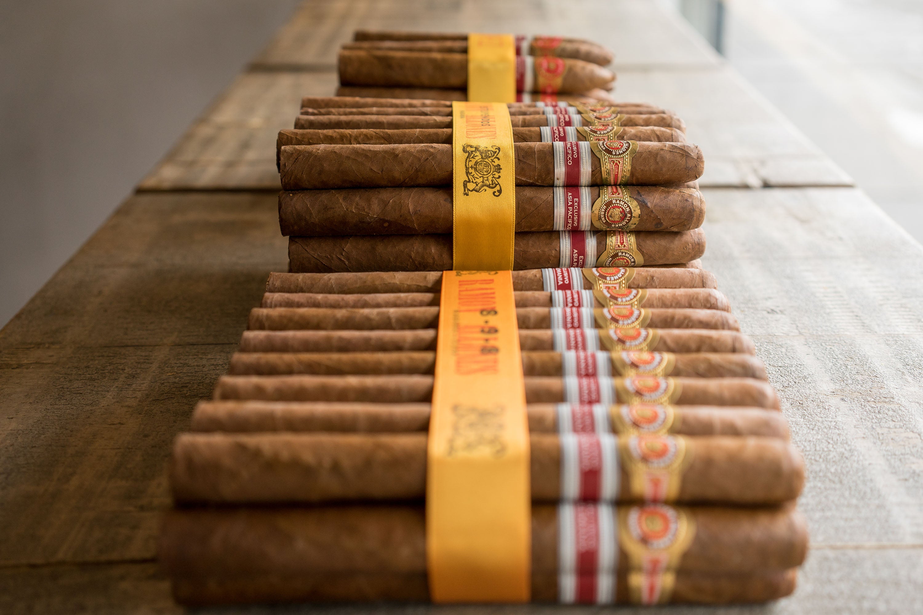 The Science of Cigars: Humidity and Moisture – EGM Cigars