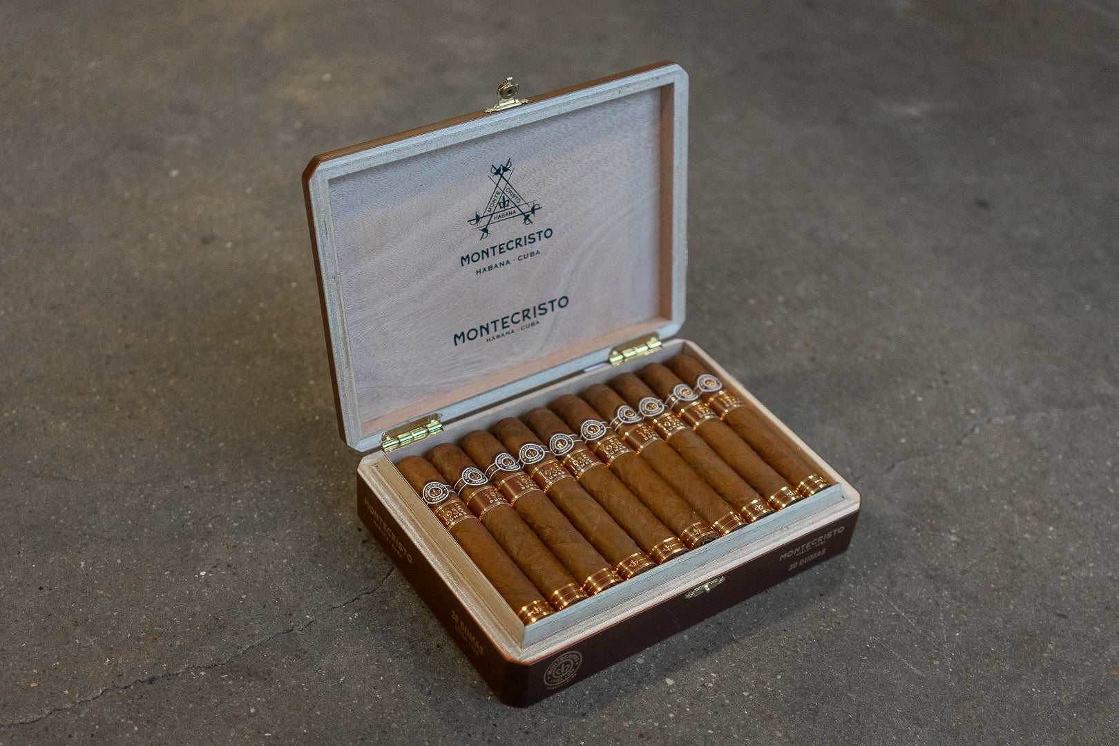 Montecristo Linea 1935 Dumas Cigar – EGM Cigars